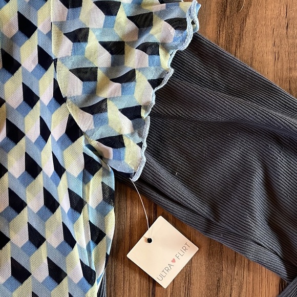 Mesh Geometric Stretch Top with Layering Long Sleeve Ribbed Tee - Picture 6 of 10